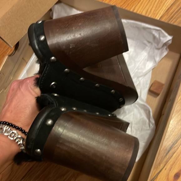 Black Aubriana UGG size 5 - Picture 7 of 10